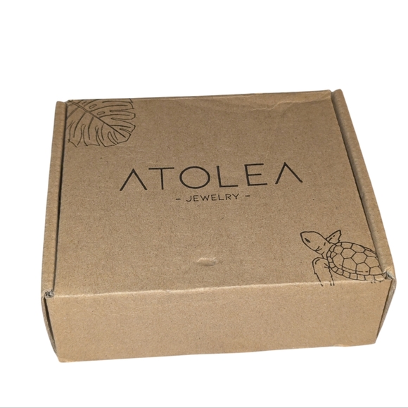 Gold Pendant Necklace - Picture 15 of 16